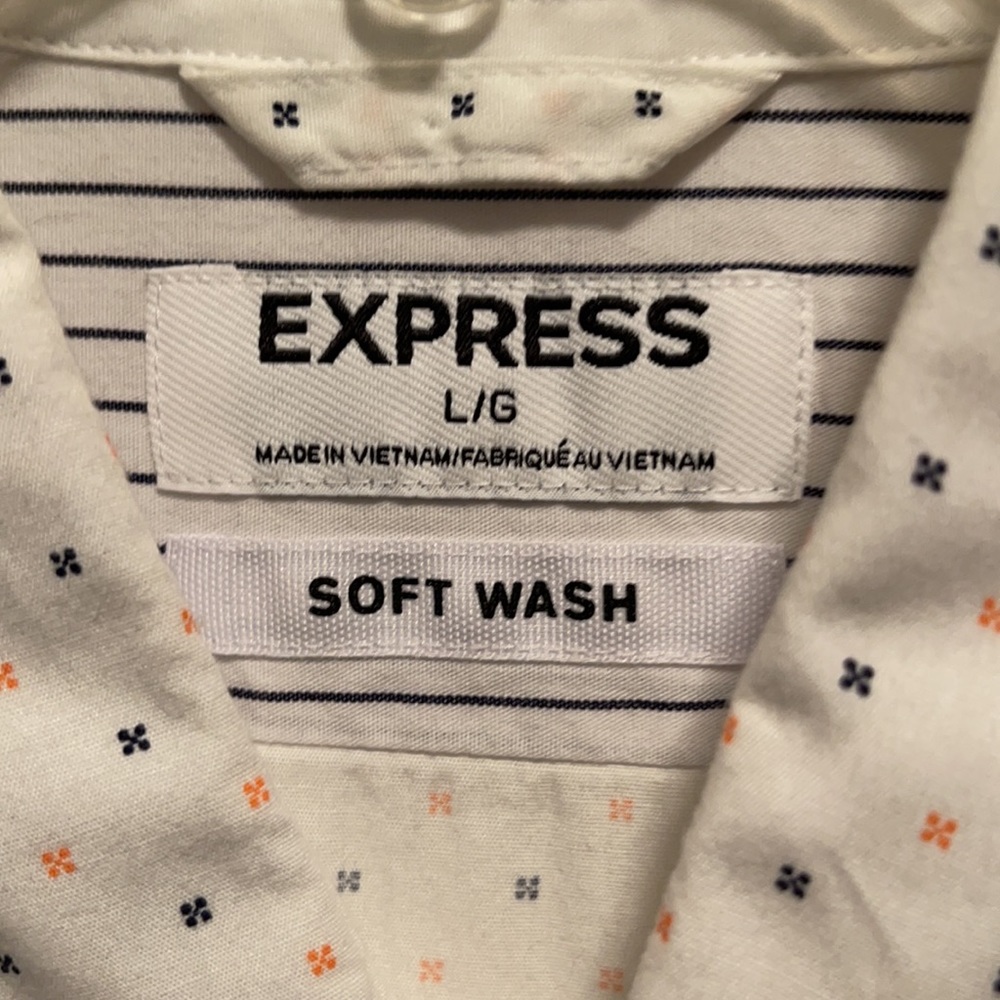Express button down - Picture 3 of 4